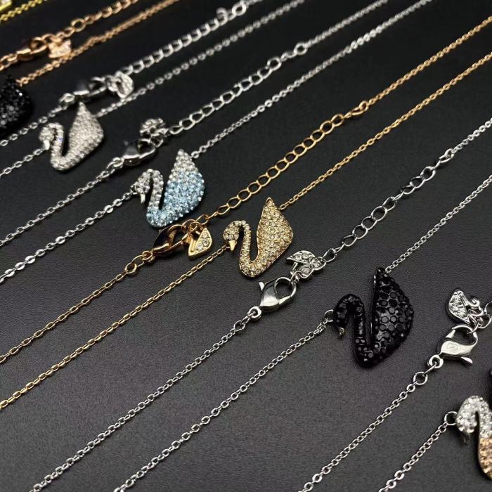 Classic Swan Necklace