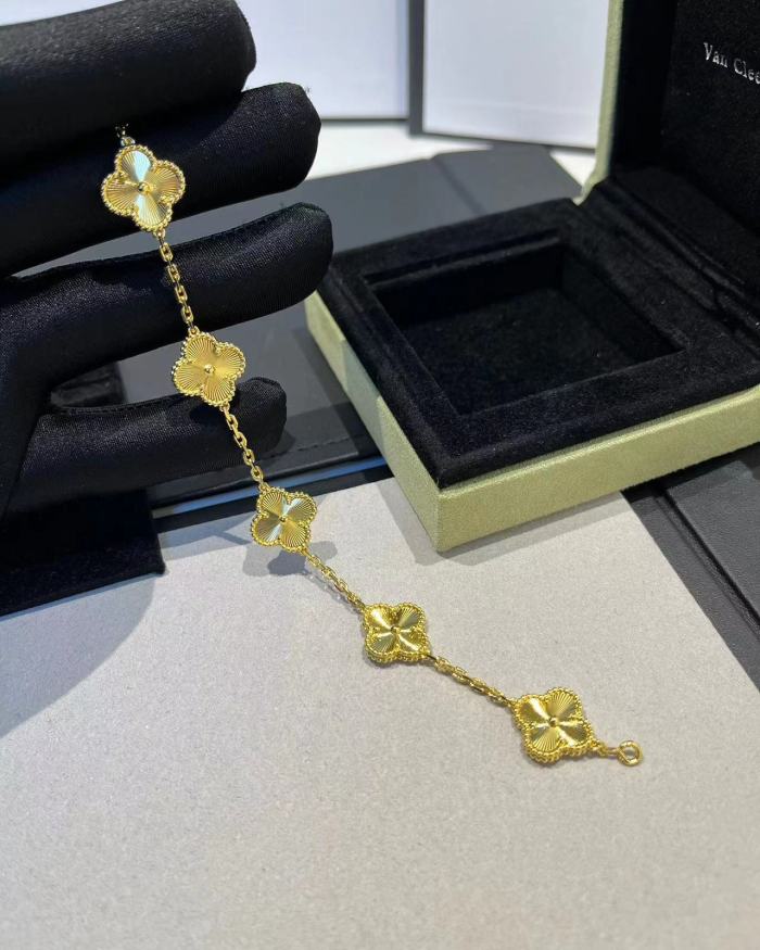 Laser 5 Flower Bracelet