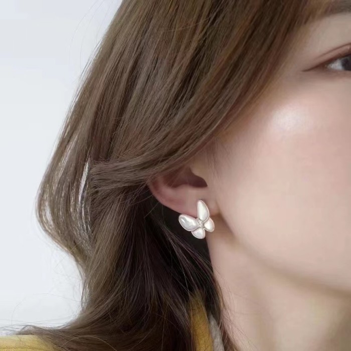 Four-leaved grass earrings agate v gold material