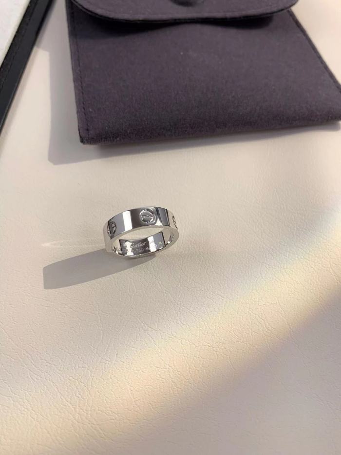 5.5mm smooth tricolor V gold ring