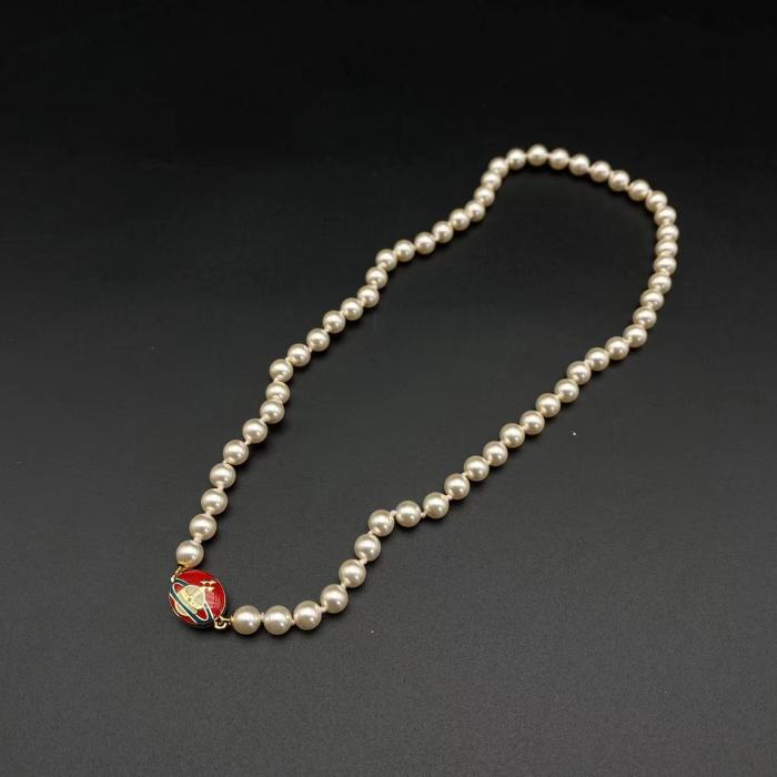 Red magnetic buckle necklace