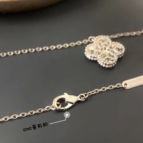 Fourleaf two-color diamond necklace