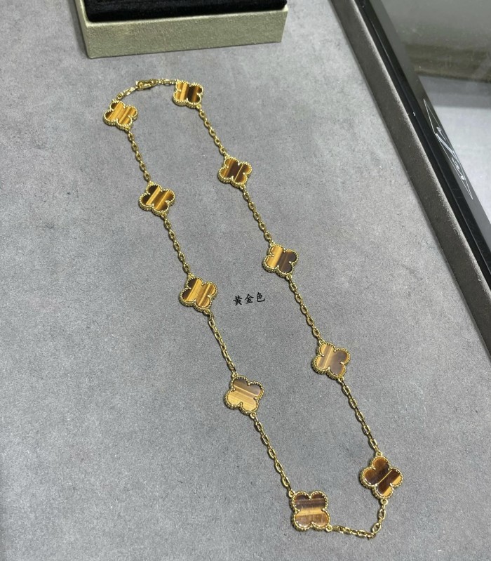 10 Flower Four Leaf Grass Necklace