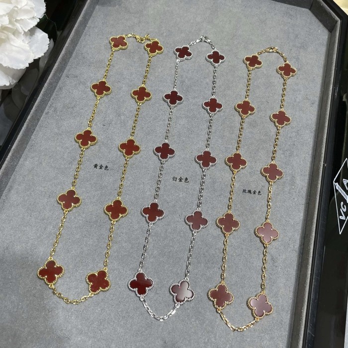 10 Flower Four Leaf Grass Necklace