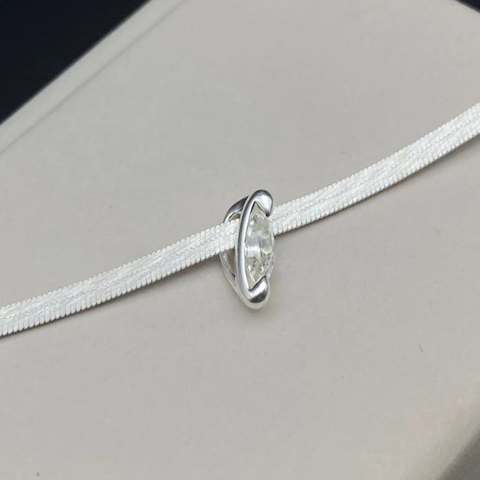 Wide snake bone single diamond necklace