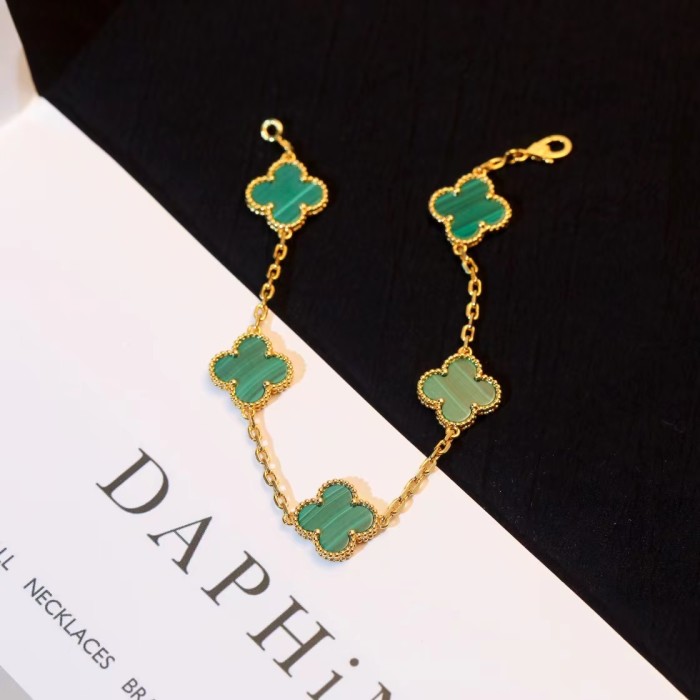 Four-leaved grass bracelet agate