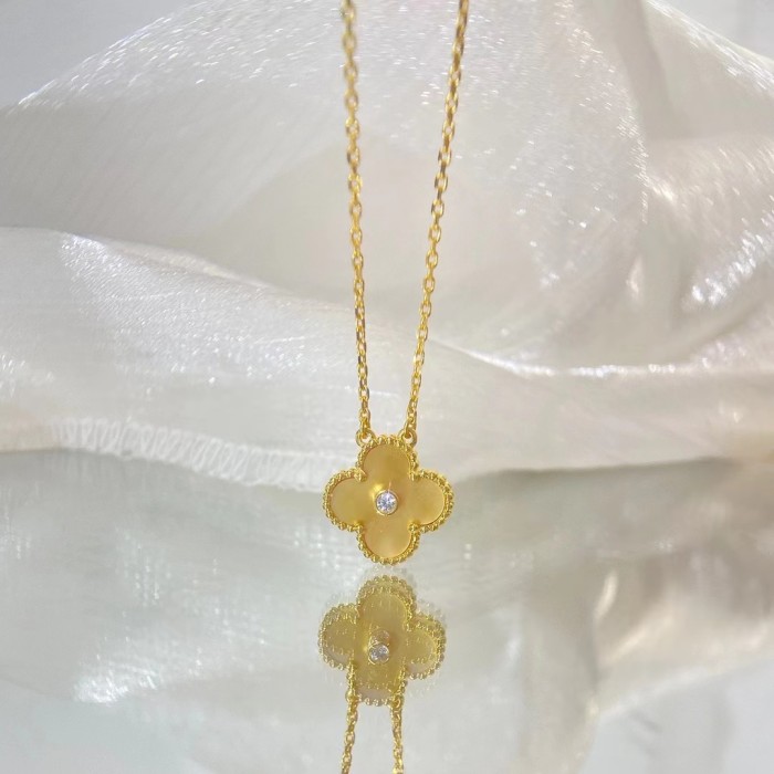 Diamond Four Leaf Grass Necklace