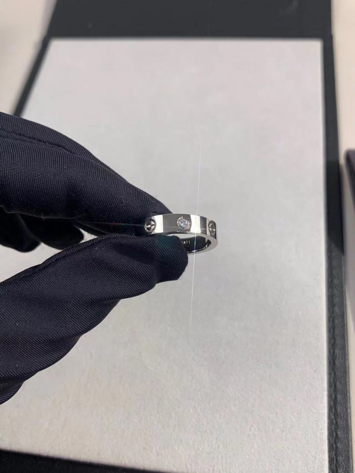 4mm smooth tricolor V gold diamond ring