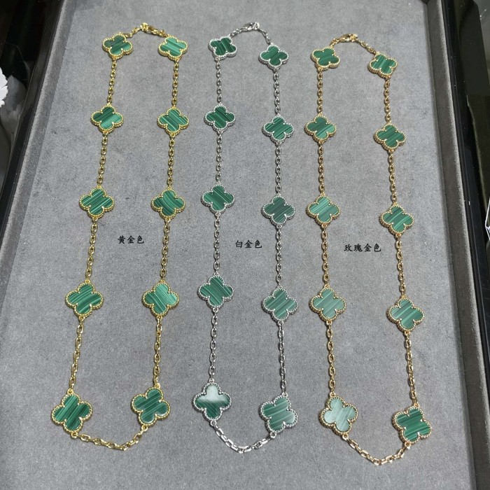 10 Flower Four Leaf Grass Necklace