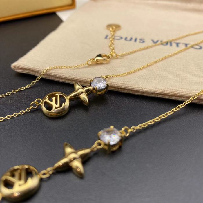 Three dimensional necklace bracelet with diamond flower