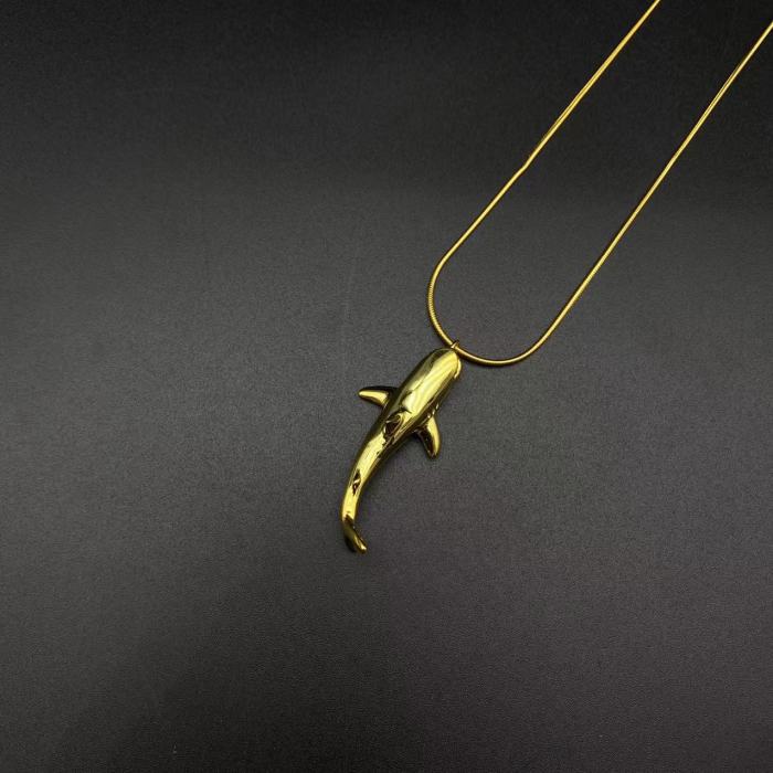 Pure 925 Silver Whale Pendant Embossed Necklace