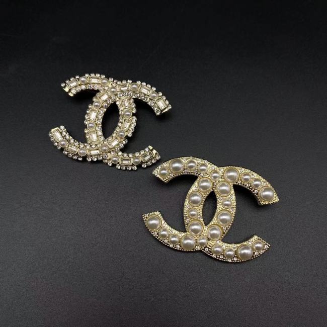 Diamond plated brooch