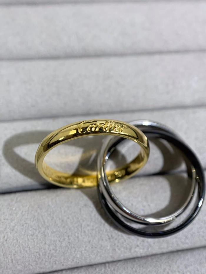 Three in 1 V gold ring