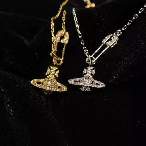 Chain pin necklace