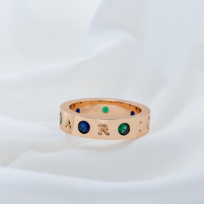 Colored diamond ring