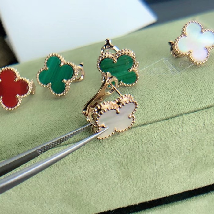 Four-leaf clover earring agate