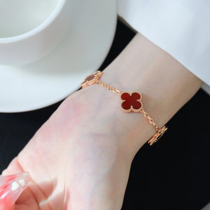 Four-leaved grass bracelet agate