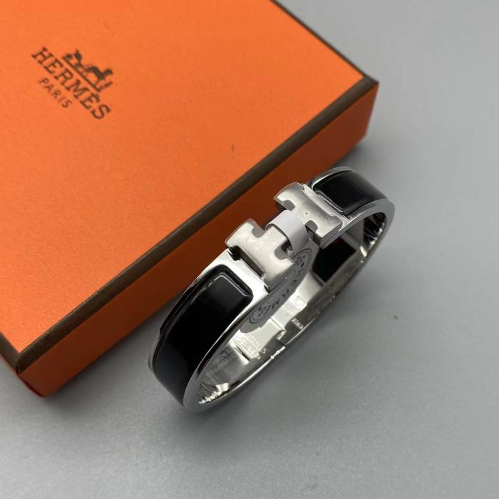 Multicolor letter H logo Bracelet