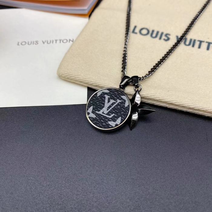 Black Old Flower Leather Pendant Necklace