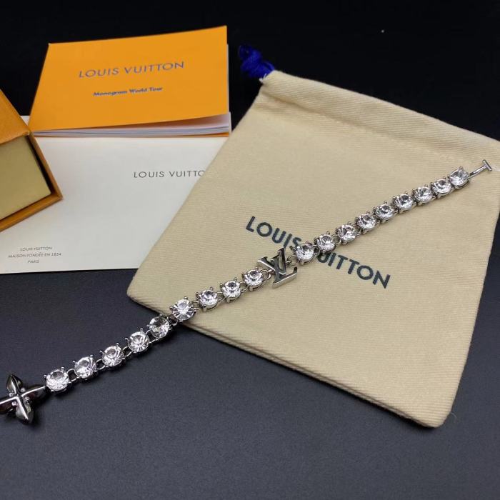 Full diamond bracelet four leaf clover relief logo