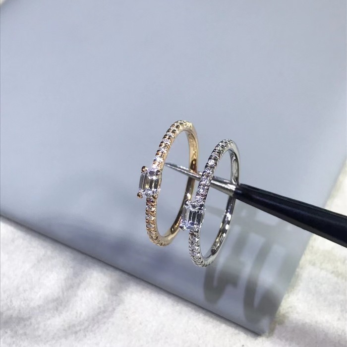 Two color single diamond small ring