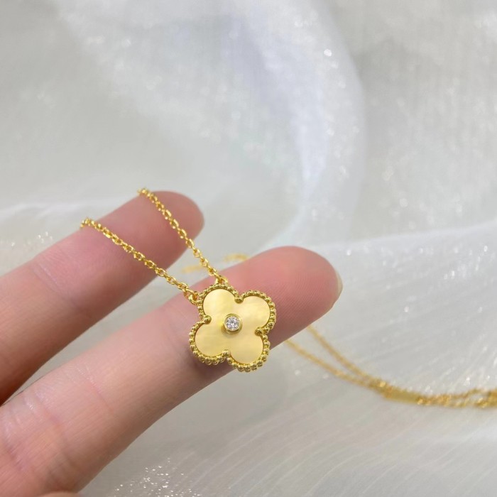 Diamond Four Leaf Grass Necklace