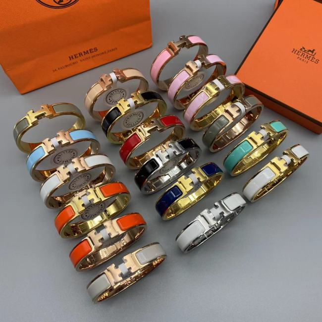 Multicolor letter H logo Bracelet