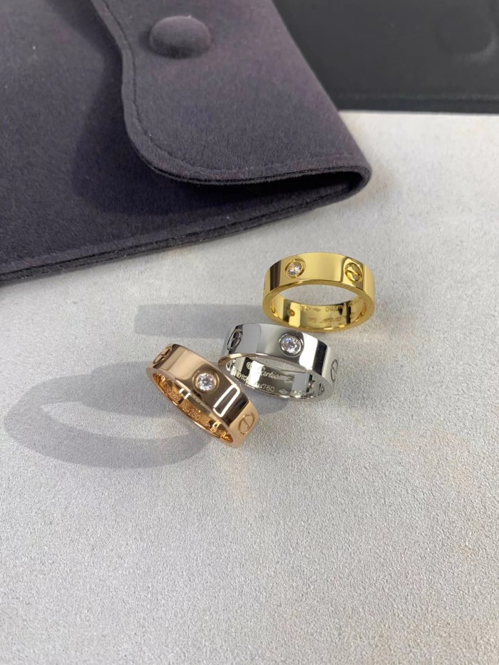 5.5mm smooth tricolor V gold diamond ring