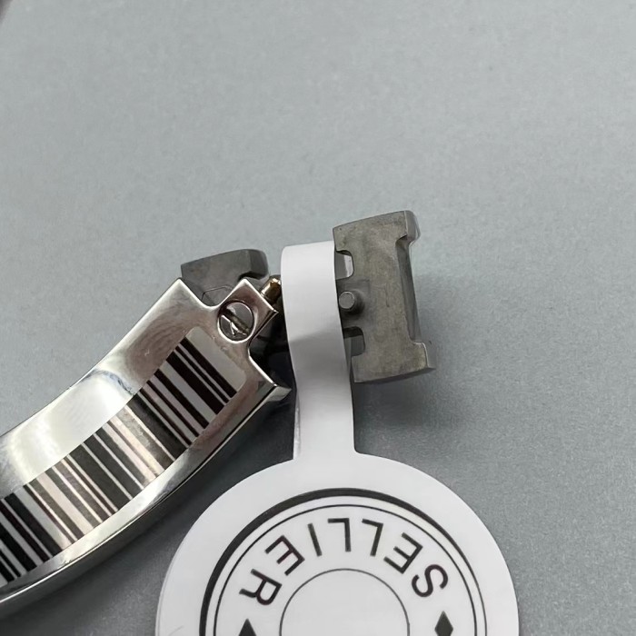 Multicolor letter H logo Bracelet