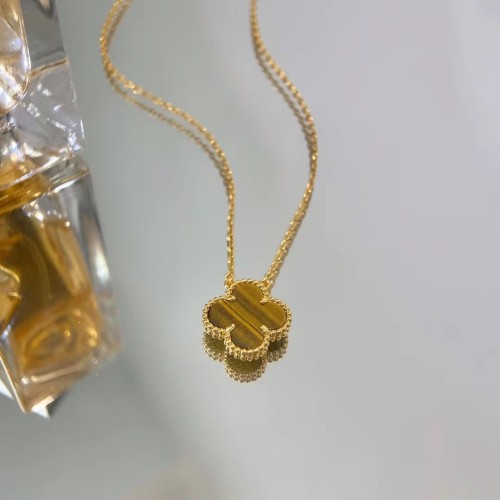 Clover necklace agate