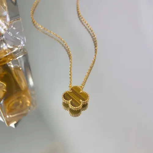 Clover necklace agate