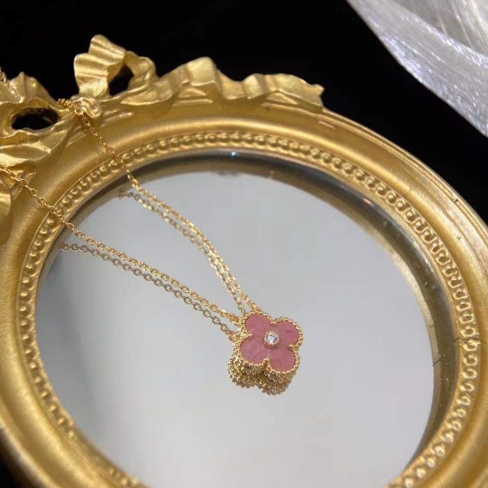 Diamond Four Leaf Grass Necklace