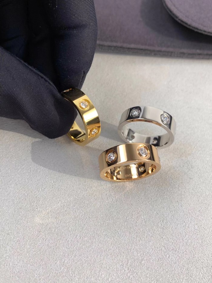 5.5mm smooth tricolor V gold full diamond ring