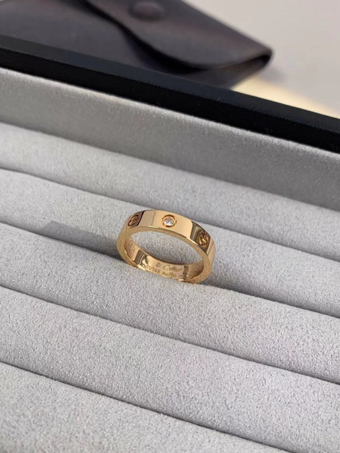 4mm smooth tricolor V gold diamond ring