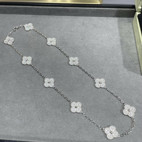 10 Flower Four Leaf Grass Necklace