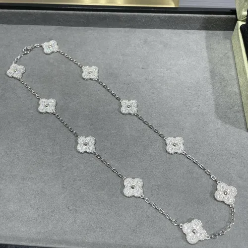 10 Flower Four Leaf Grass Necklace