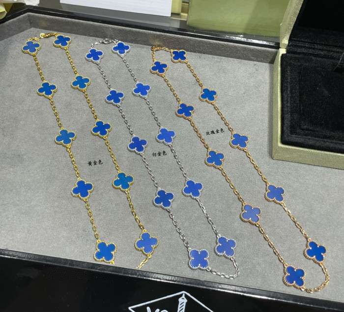 10 Flower Four Leaf Grass Necklace