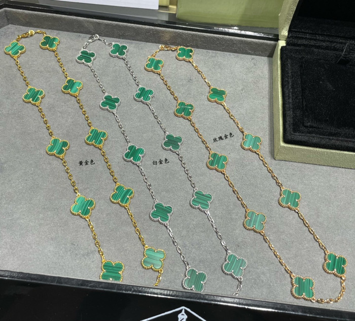 10 Flower Four Leaf Grass Necklace