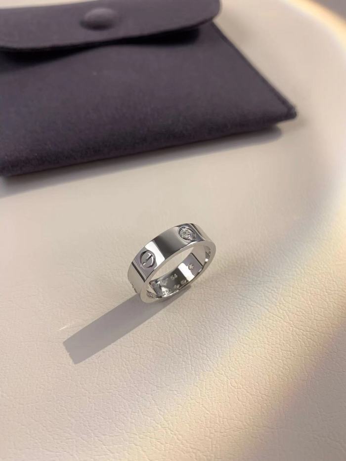 5.5mm smooth tricolor V gold diamond ring
