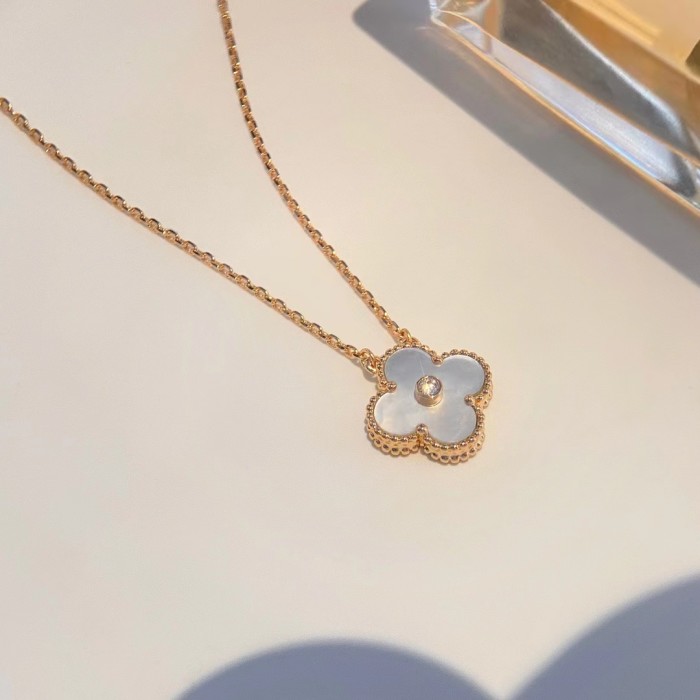 Diamond Four Leaf Grass Necklace