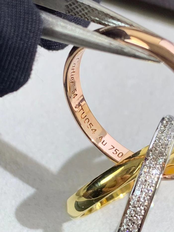 Three in 1 V gold ring