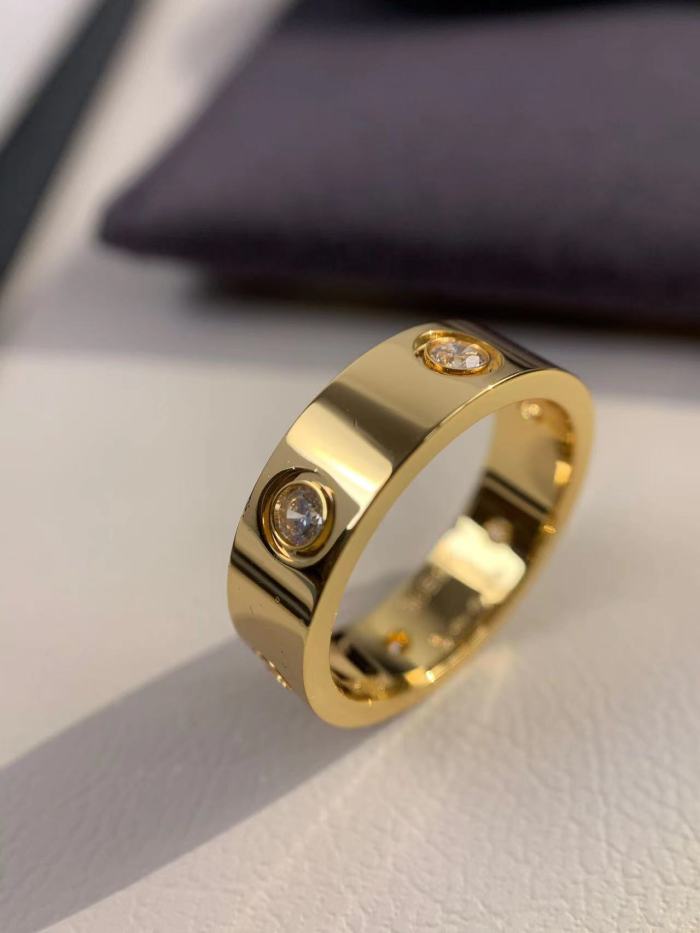 5.5mm smooth tricolor V gold full diamond ring
