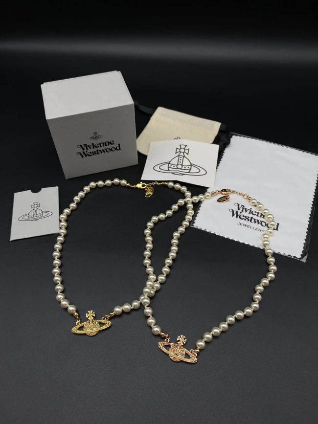 West Queen pearl rhinestone necklace Planet pendant