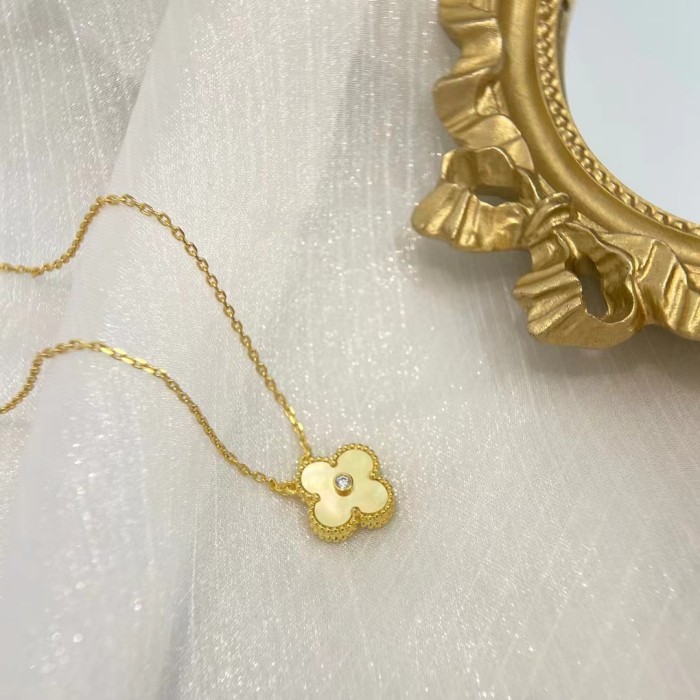 Diamond Four Leaf Grass Necklace