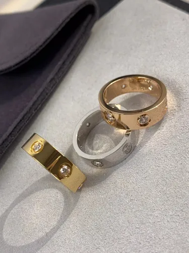 5.5mm smooth tricolor V gold full diamond ring