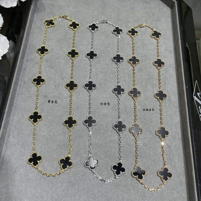 10 Flower Four Leaf Grass Necklace