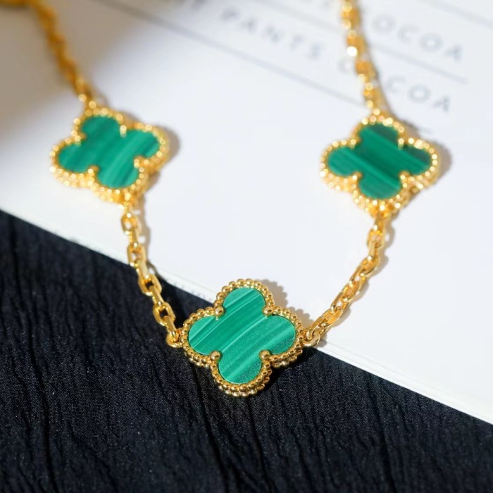 Four-leaved grass bracelet agate