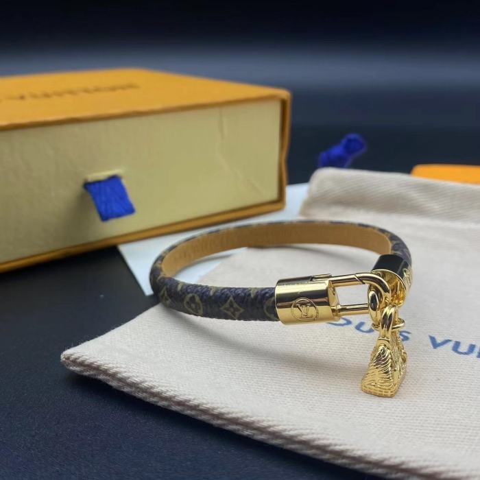 Leather luggage pendant button Bracelet