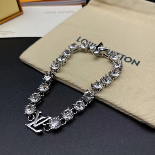Full diamond bracelet four leaf clover relief logo