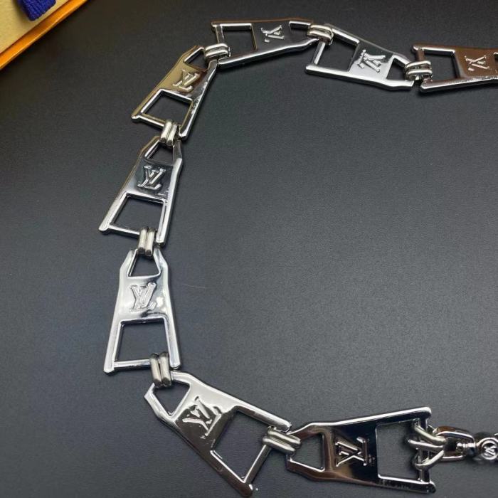 LV小牌扣项链